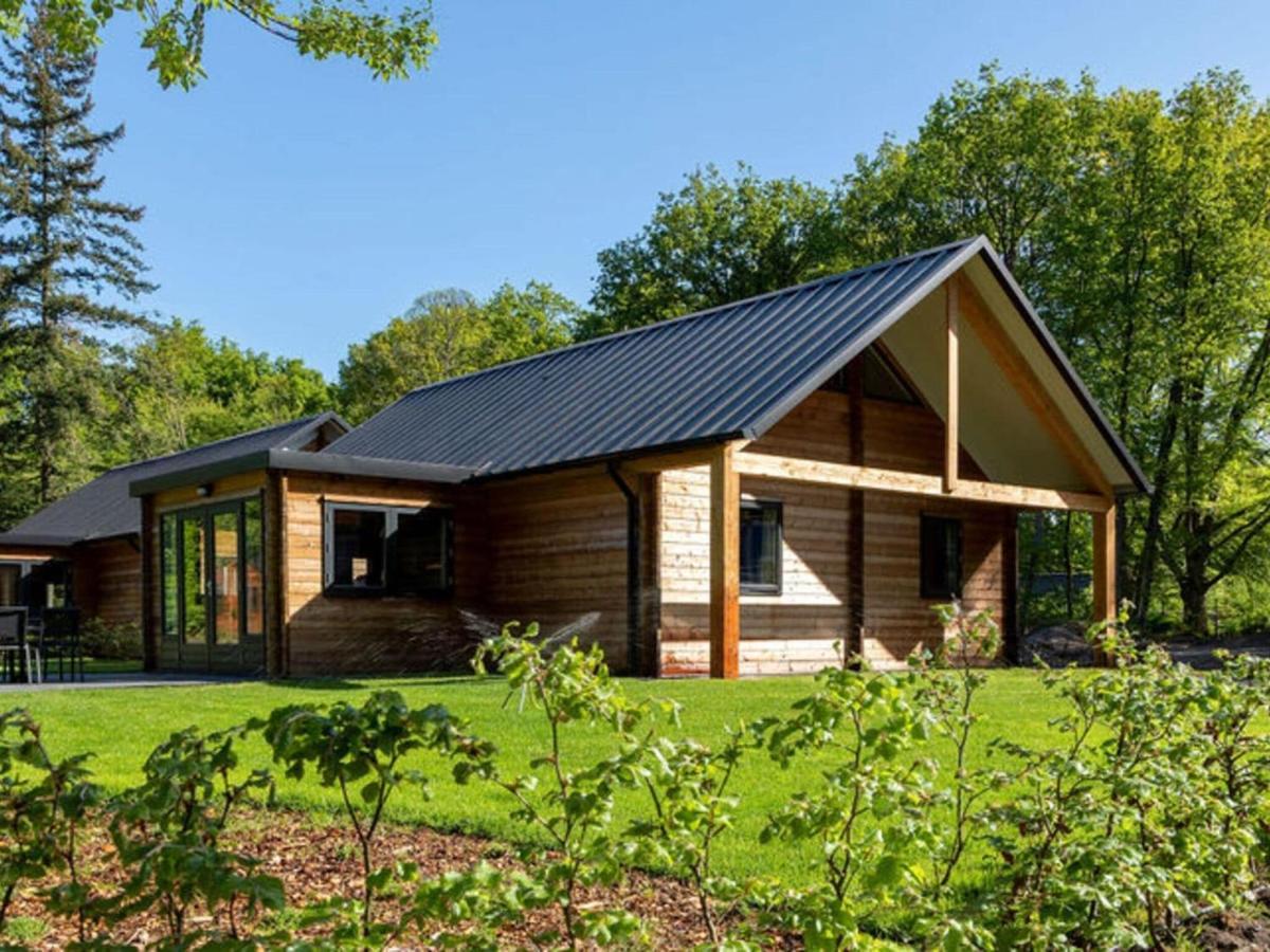 Cosy Wooden House Amid Woods In Soesterberg อูเทรคต์ ภายนอก รูปภาพ